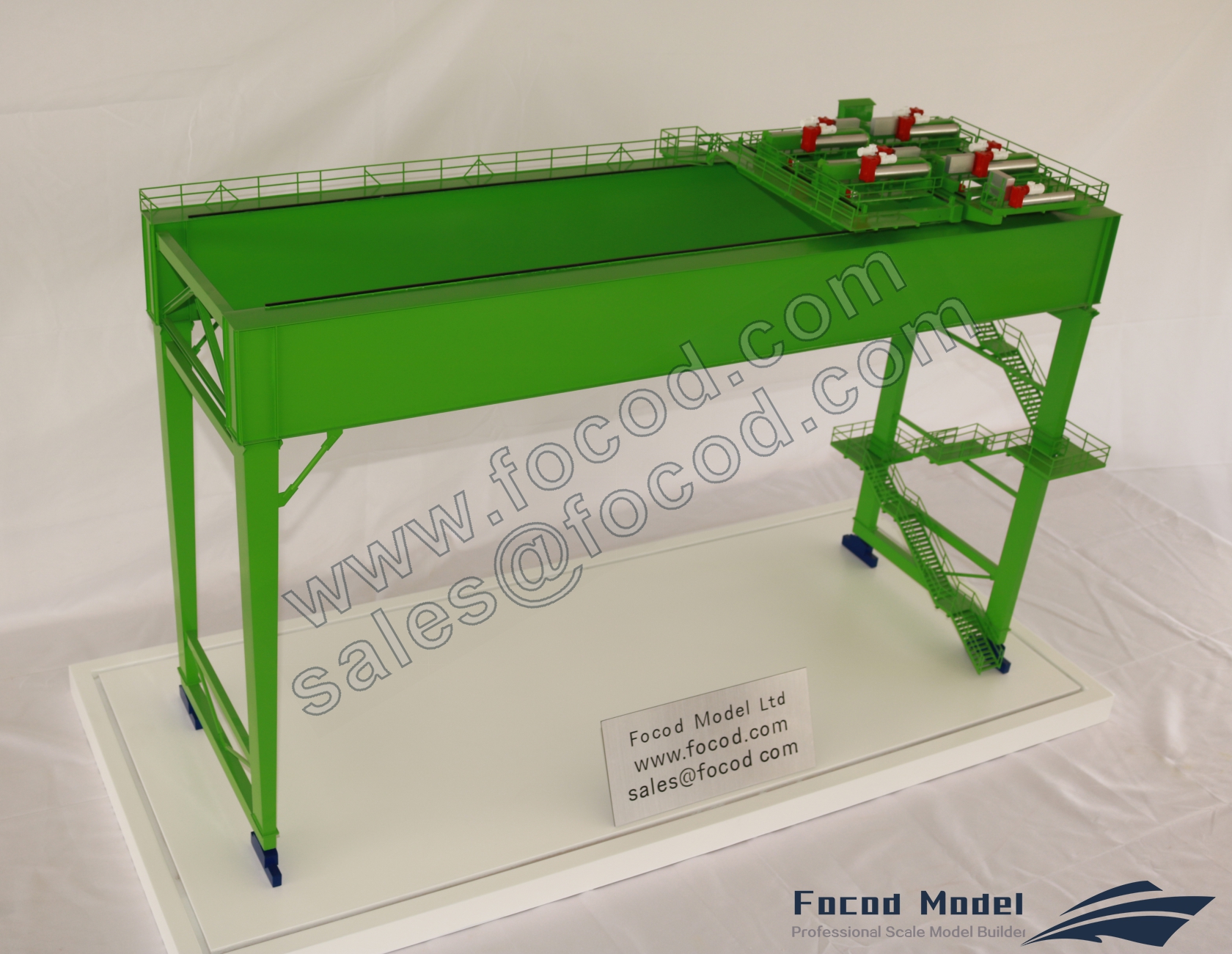 customized model of 500t portal crane